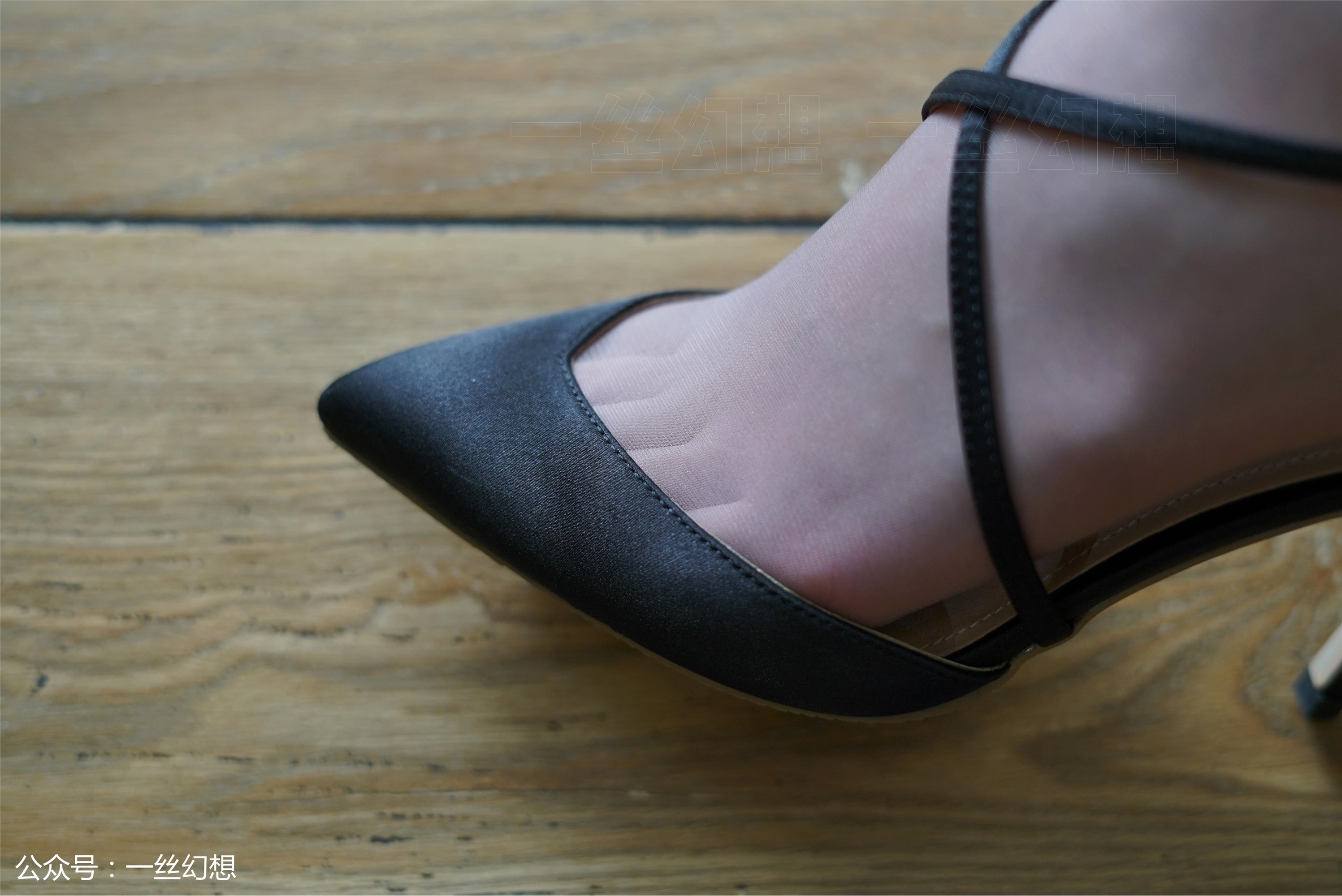 高丝女子图鉴 袜小喵×一丝幻想 NZ034 茜茜